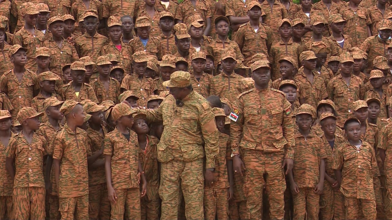 Camp Vacances Faso Mêbo : le ministre DINGARA galvanise les futurs bâtisseurs de la Nation